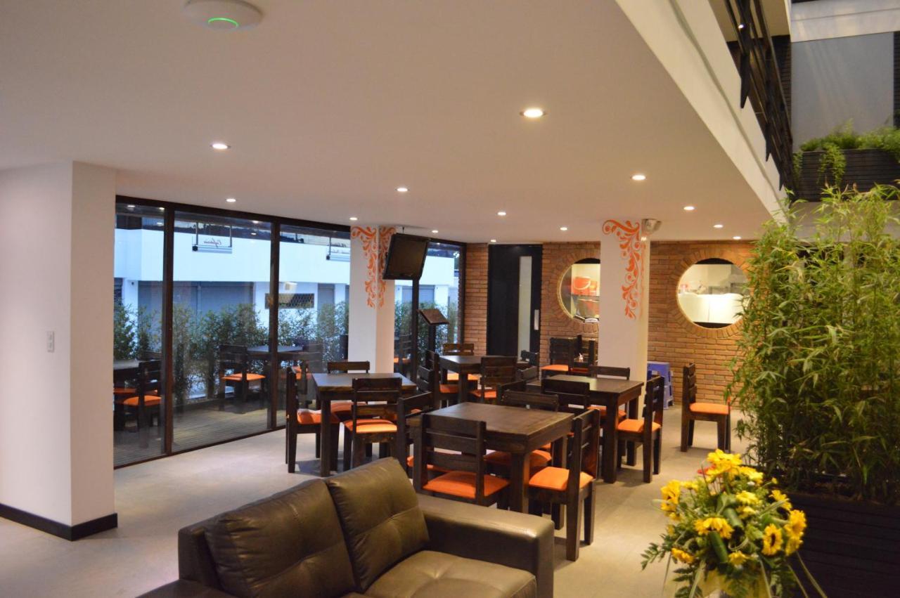 Hostal Delia Victoria Куенка Екстер'єр фото